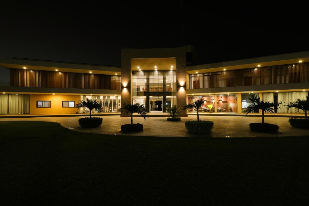 Club Heaven Palanpur Hotel Exterior photo